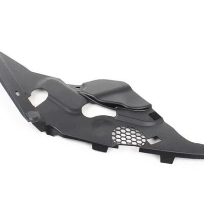 Права накладка на фару BMW G20