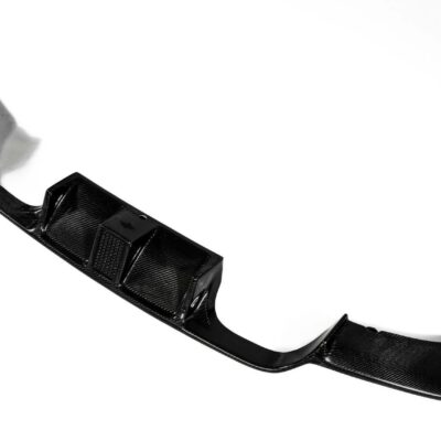 Карбонова накладка заднього бампера (Дифузор) LED на BMW M3 M4 F80 F81 F82 F83 (M3 / M4 бампер)