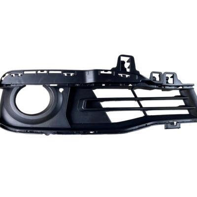 Решітка протитум. фари (права) BMW 3 (F30 / F31 рест.) 51117396878