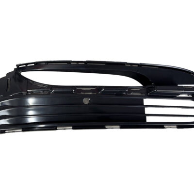 Решітка протитум. фари (права) BMW 7 (G11 / G12) 51117486838